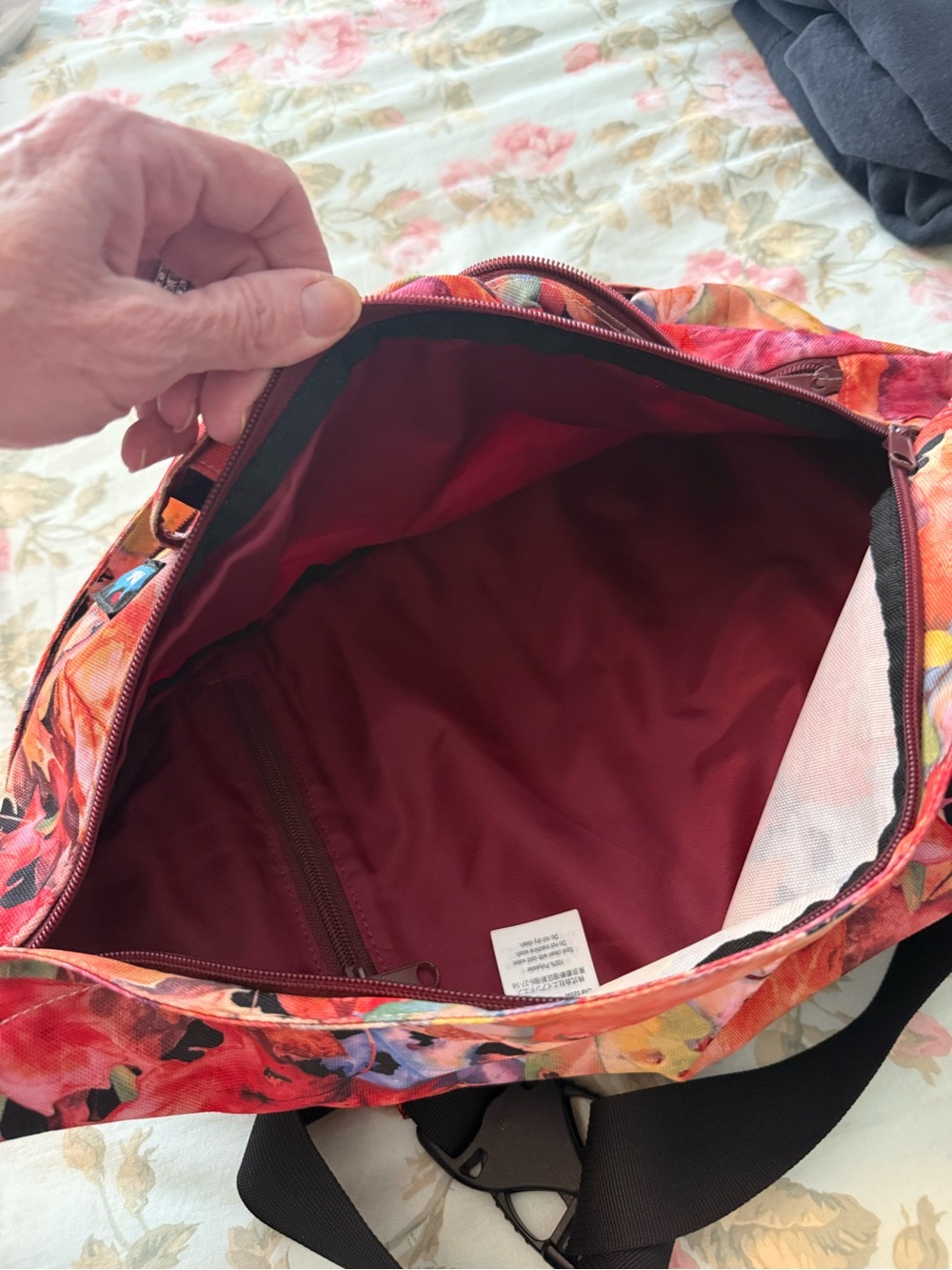 Kavu Red Multi Leaf-Print Crossbody Sling Bag - Picture 4 of 4